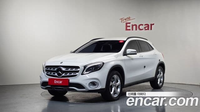 Mercedes-Benz GLA-Class X156 1