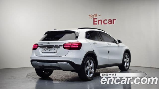 Mercedes-Benz GLA-Class X156 2
