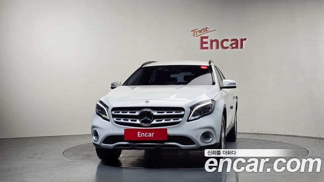 Mercedes-Benz GLA-Class X156 3