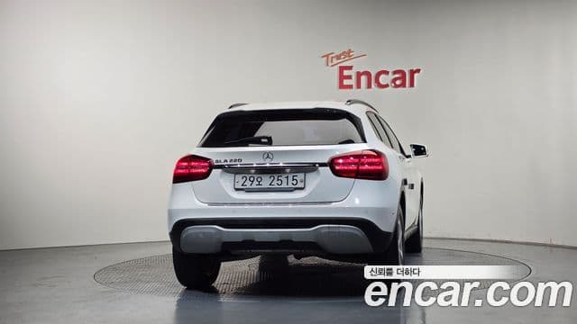 Mercedes-Benz GLA-Class X156 4