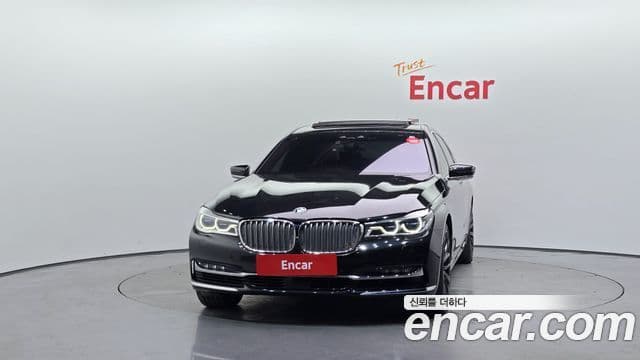 BMW 7 Series (G11) 3