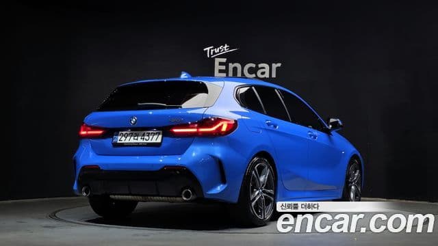 BMW 1 Series (F40) 2