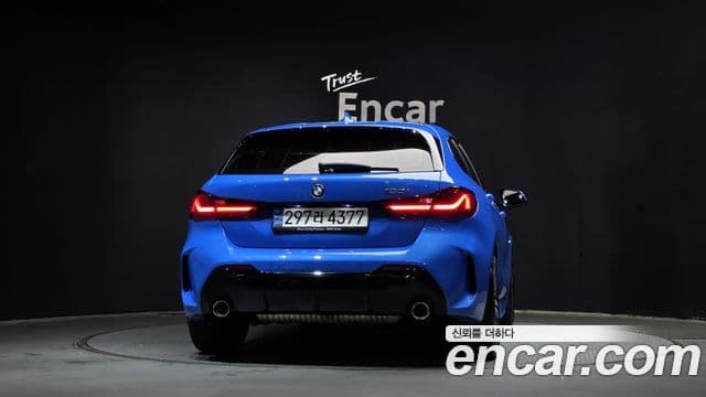 BMW 1 Series (F40) 4