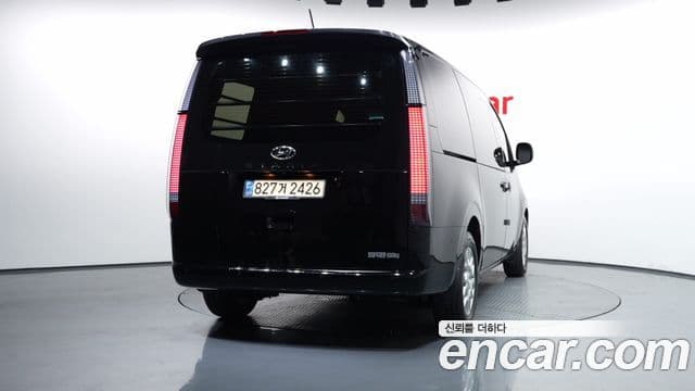 Hyundai Staria 3