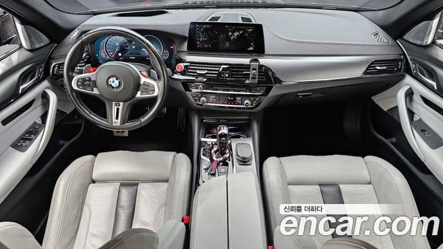 BMW M5 (F90) 4