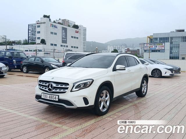 Mercedes-Benz GLA-Class X156