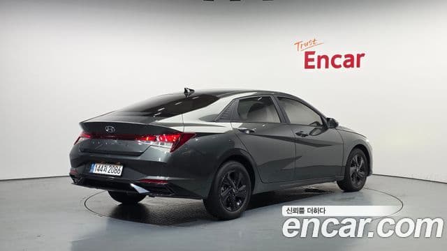 Hyundai Avante (CN7) 2
