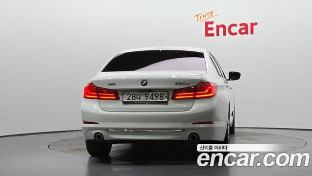 BMW 5 Series (G30) 4