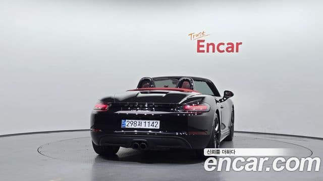 Porsche 718 Boxster 4