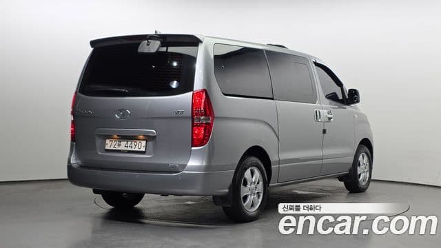 Hyundai The New Grand Starex 2