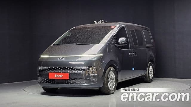Hyundai Staria 1