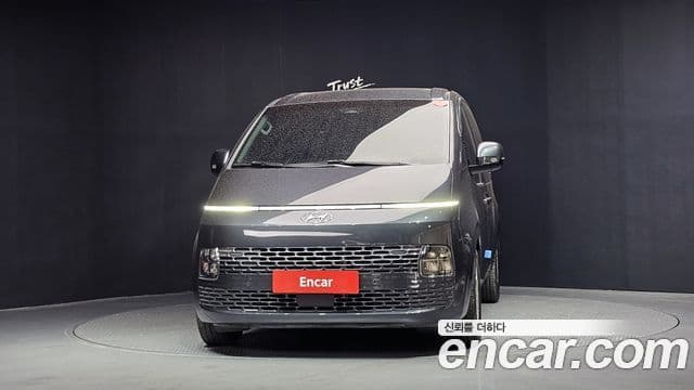 Hyundai Staria 3