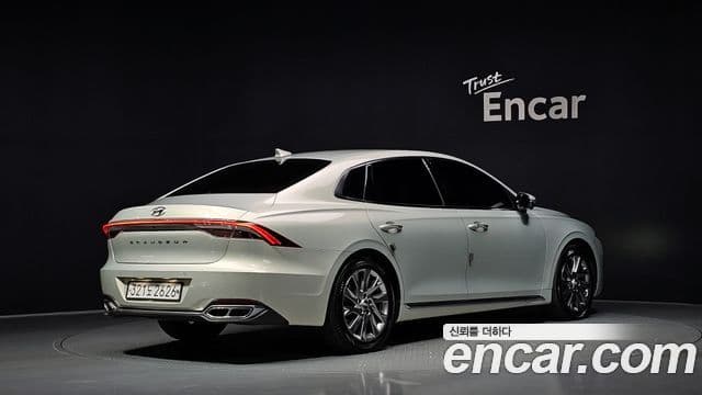 Hyundai The New Grandeur IG Hybrid 2