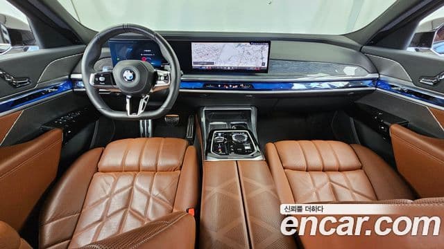 BMW 7 Series (G70) 4