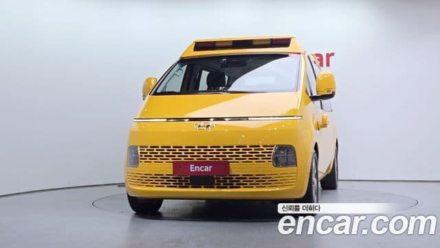 Hyundai Staria 2