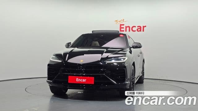 Lamborghini Urus 3
