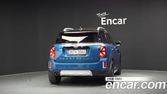 MINI Cooper Countryman 3