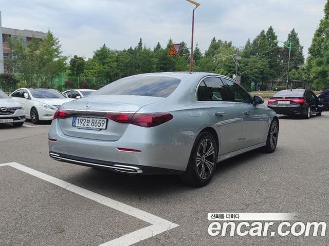 Mercedes-Benz E-Class W214 3