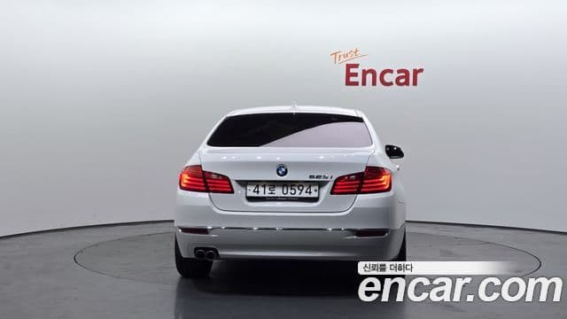 BMW 5 Series (F10) 4