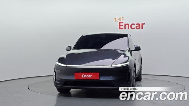 Tesla Model Y 2