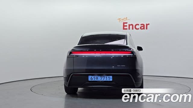 Tesla Model Y 3