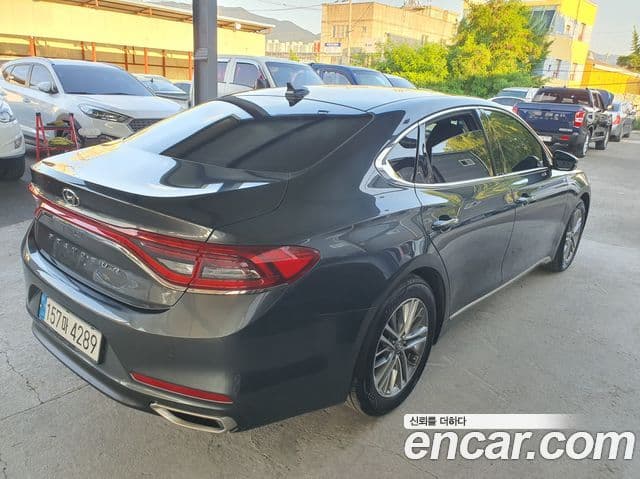 Hyundai Grandeur IG 2