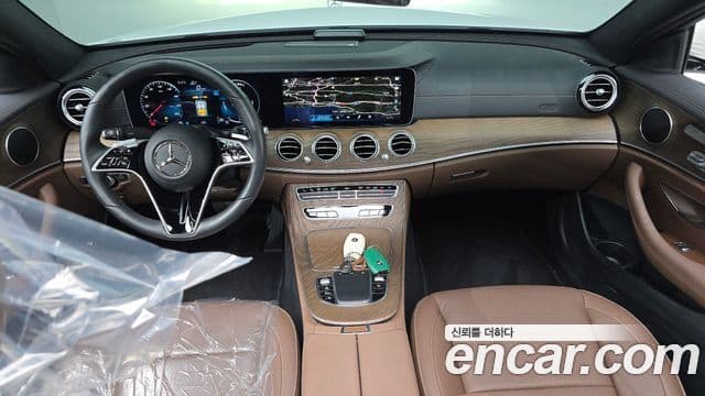 Mercedes-Benz E-Class W213 4