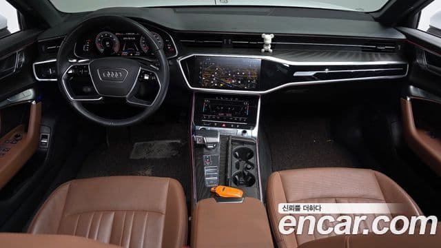 Audi A6 (C8) 4