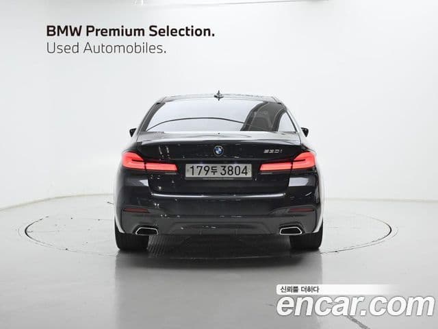 BMW 5 Series (G30) 4