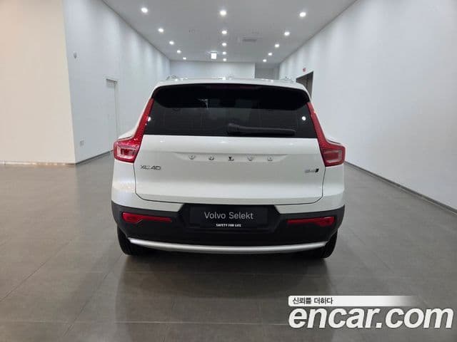 Volvo XC40 4