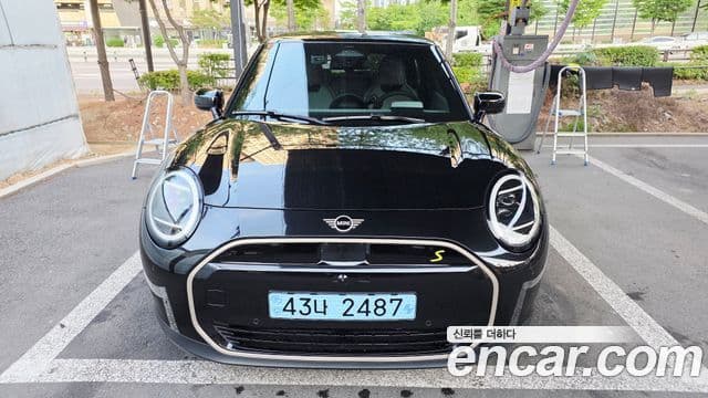 MINI Cooper Electric 4th Gen 3