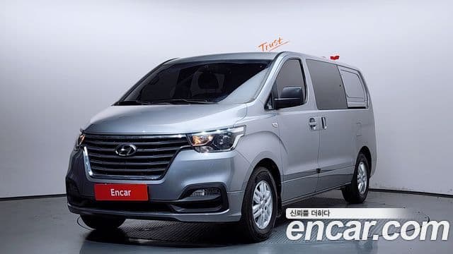 Hyundai The New Grand Starex 1