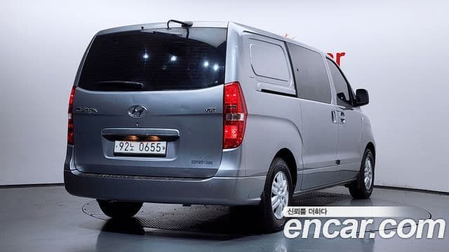 Hyundai The New Grand Starex 2