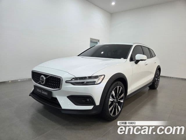 Volvo V60 Cross Country 2nd Gen 1