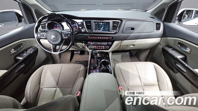 Kia The New Carnival 4