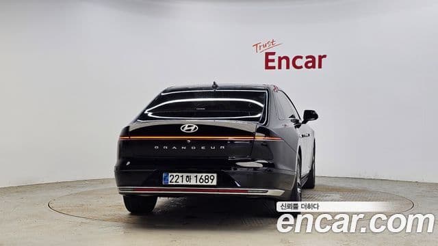 Hyundai Grandeur (GN7) 3