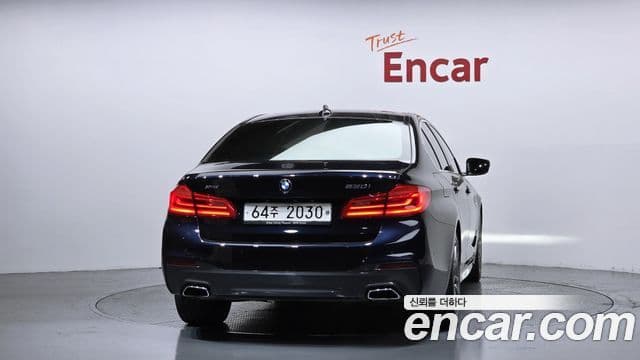 BMW 5 Series (G30) 4