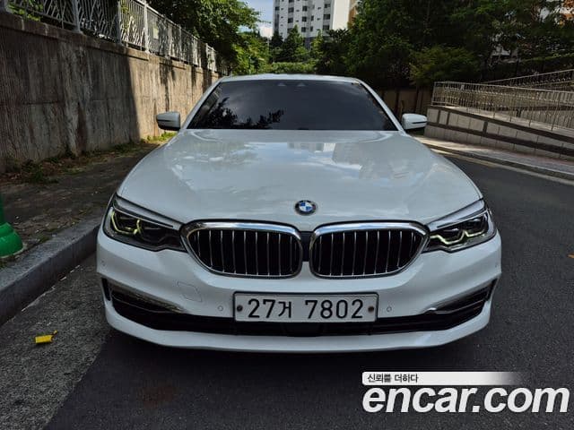 BMW 5 Series (G30)