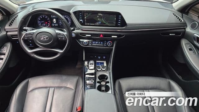 Hyundai Sonata (DN8) 4