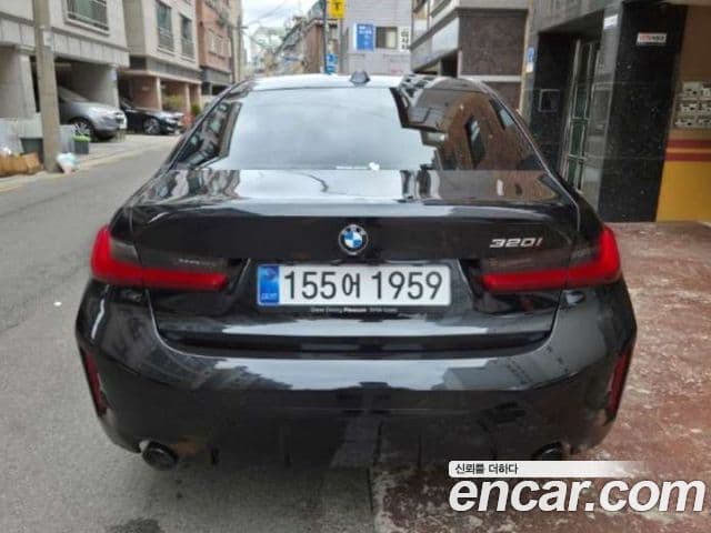 BMW 3 Series (G20) 4