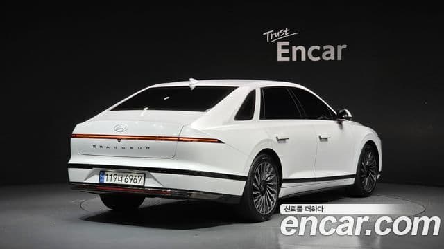 Hyundai Grandeur (GN7) 2