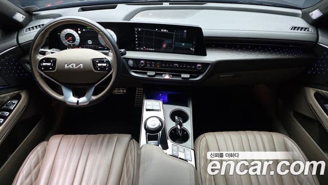 Kia K8 Hybrid 4