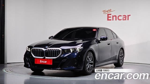 BMW 5 Series (G60)
