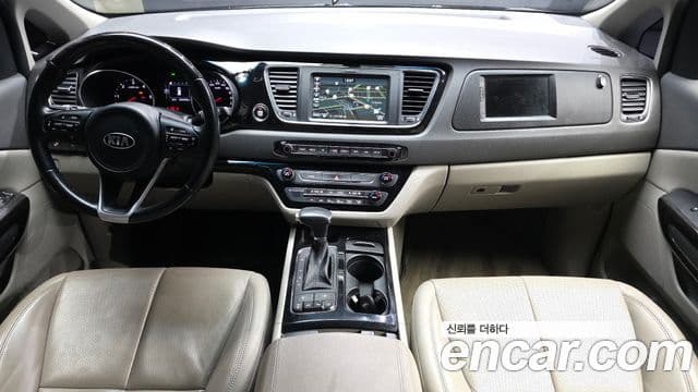 Kia All New Carnival 4