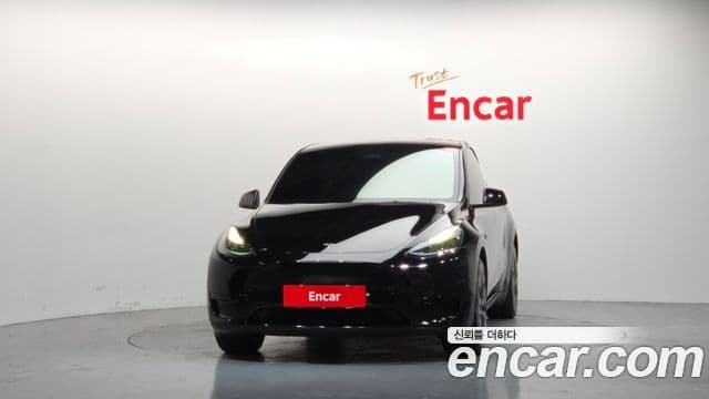 Tesla Model Y 2