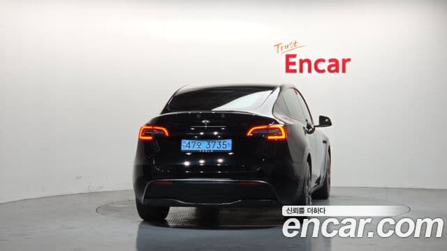 Tesla Model Y 3