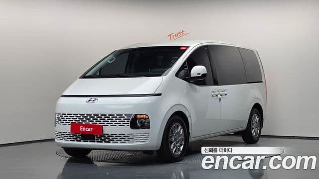Hyundai Staria 1