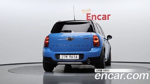 MINI Cooper D Countryman 4