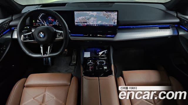 BMW 5 Series (G60) 4