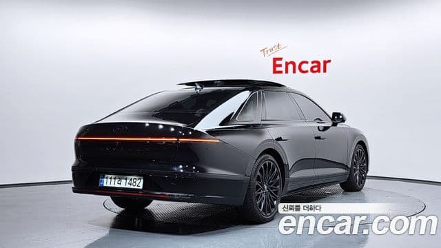 Hyundai Grandeur (GN7) 2